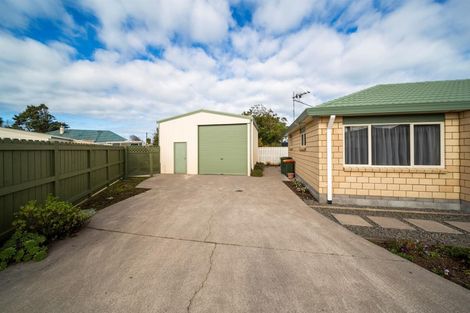 Photo of property in 140 Waihi Road, Hawera, 4610