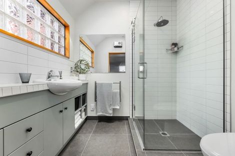 Photo of property in 2 Emerald Lane, Cashmere, Christchurch, 8022