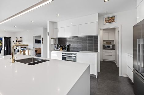 Photo of property in 22 Mercade Close, Stratford, 4332