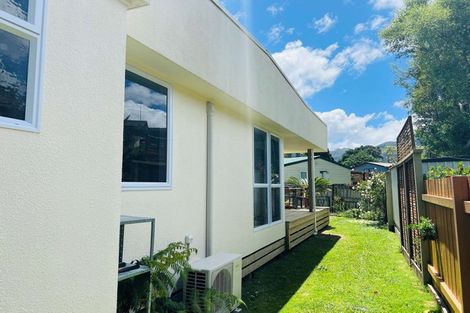 Photo of property in 90 Victoria Street, Coromandel, 3506