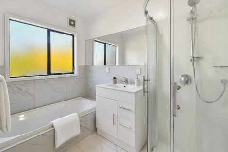 Photo of property in 1/7 Banksia Place, Goodwood Heights, Auckland, 2105