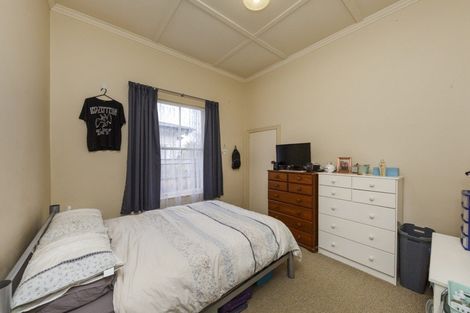 Photo of property in 129 Featherston Street, Palmerston North, 4410