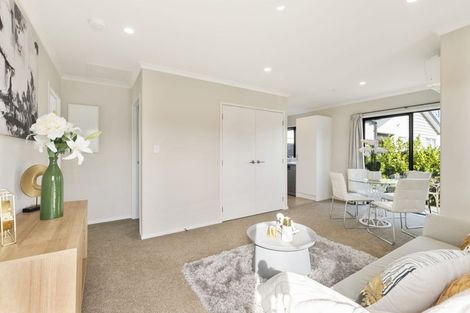 Photo of property in 10 Regiment Road, Papakura, 2110