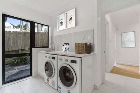 Photo of property in 48 Wiltshire Place, Somerville, Auckland, 2014