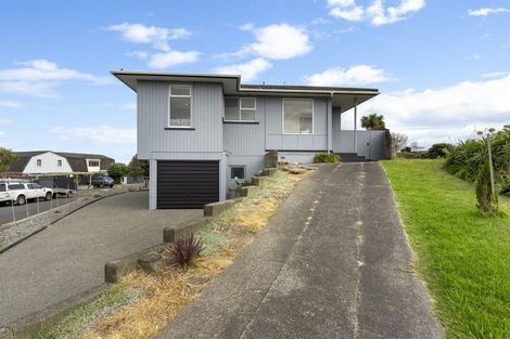 Photo of property in 2 Kapiti Terrace, Castlecliff, Whanganui, 4501