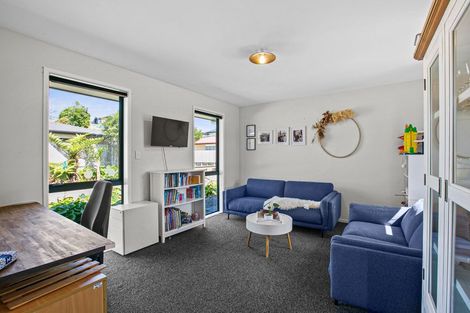 Photo of property in 15a Frederick Place, Whalers Gate, New Plymouth, 4310