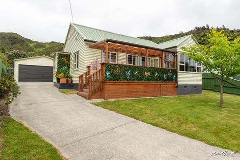 Photo of property in 3 Ingram Street, Naenae, Lower Hutt, 5011