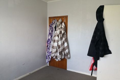 Photo of property in 28 Windrush Close, Mangere, Auckland, 2022