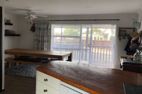 Photo of property in 6 Armitage Place, Tuakau, 2121