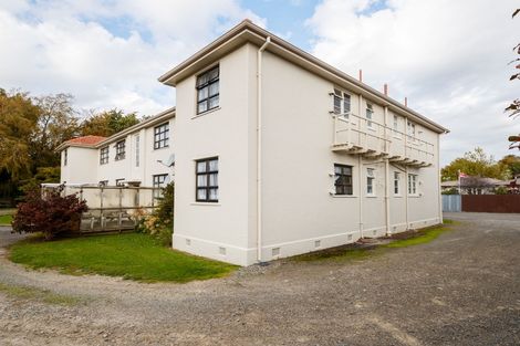 Photo of property in 553 Featherston Street, Roslyn, Palmerston North, 4414