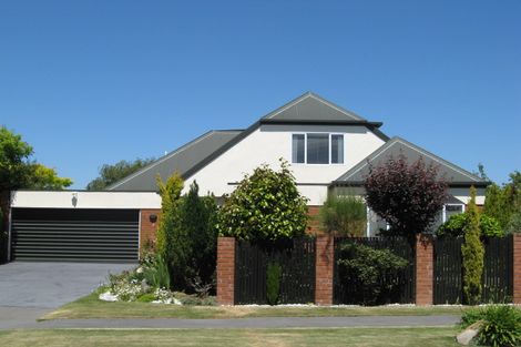 Photo of property in 17 Greystoke Lane Avonhead Christchurch City