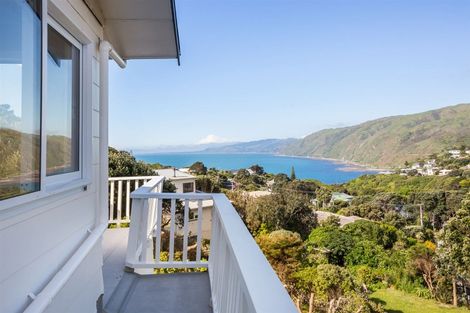 Photo of property in 18 Raroa Place, Pukerua Bay, 5026