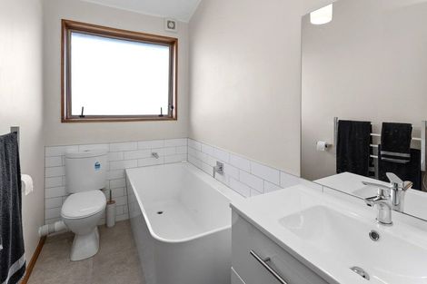 Photo of property in 9 Frances Street, Waikanae Beach, Waikanae, 5036