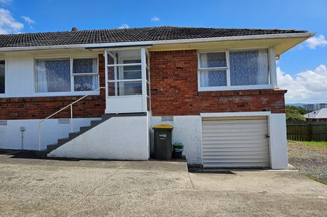 Photo of property in 1/2 Archibald Road, Kelston, Auckland, 0602