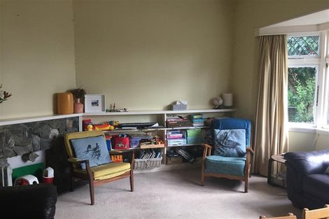 Photo of property in 37 Dorking Road, Brooklyn, Wellington, 6021