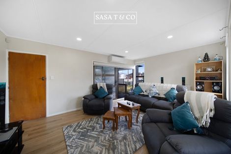 Photo of property in 29 Blake Road, Mangere East, Auckland, 2024