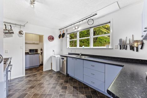 Photo of property in 24 Jocelyn Crescent, Pinehaven, Upper Hutt, 5019