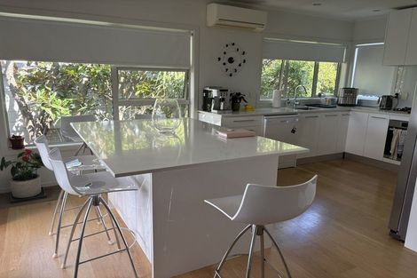 Photo of property in 121 Arran Road, Browns Bay, Auckland, 0630