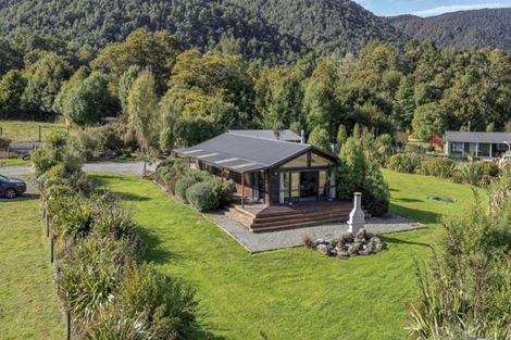 Photo of property in 19 Porika Road, Rotoroa, Saint Arnaud, 7077