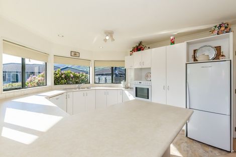 Photo of property in 76 Parata Street, Waikanae, 5036