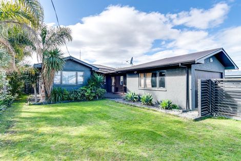 Photo of property in 54 Meeanee Road, Taradale, Napier, 4112