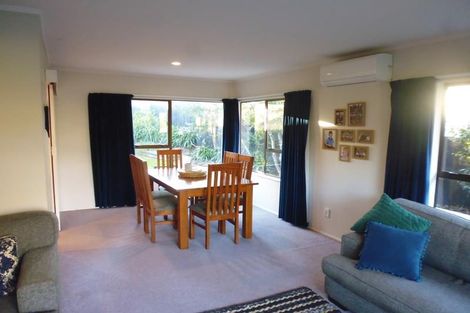 Photo of property in 6 Ross Grove, Paraparaumu, 5032