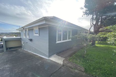 Photo of property in 194 East Coast Road, Forrest Hill, Auckland, 0620