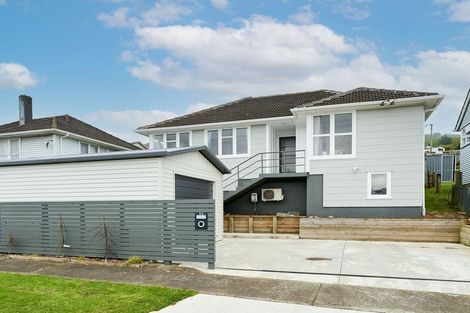 Photo of property in 55 Davidson Crescent, Tawa, Wellington, 5028
