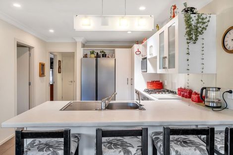 Photo of property in 112a Weraroa Road, Levin, 5510