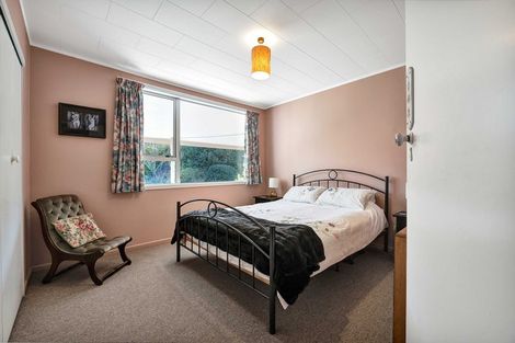 Photo of property in 71 Tarata Road, Inglewood, 4387