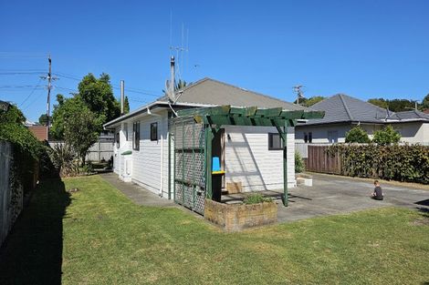 Photo of property in 43 Ngatai Road, Otumoetai, Tauranga, 3110