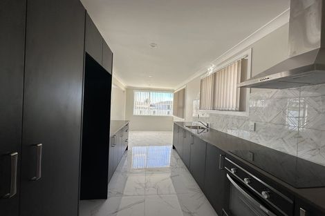 Photo of property in 4 Convair Crescent, Mangere, Auckland, 2022