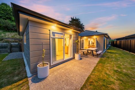 Photo of property in 23 Thornbury Lane, Timberlea, Upper Hutt, 5018