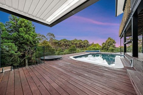 Photo of property in 8 Aberdeen Road, Campbells Bay, Auckland, 0620