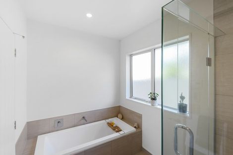 Photo of property in 104 Wairakei Road, Bryndwr, Christchurch, 8052