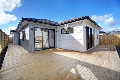 Photo of property in 8 Lusitano Drive, Karaka, Papakura, 2113