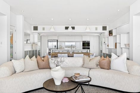 Photo of property in 40 Roslyn Road, Bluff Hill, Napier, 4110