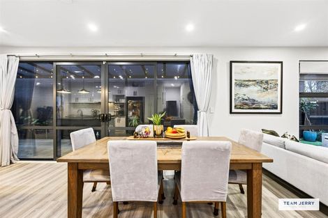 Photo of property in 15 Te Aparangi Road, Papakura, 2110