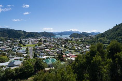 Photo of property in 16 Kakapo Rise, Picton, 7220
