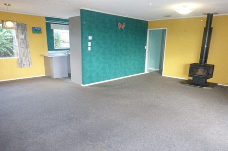 Photo of property in 1/12 Netherlands Avenue, Kelston, Auckland, 0602