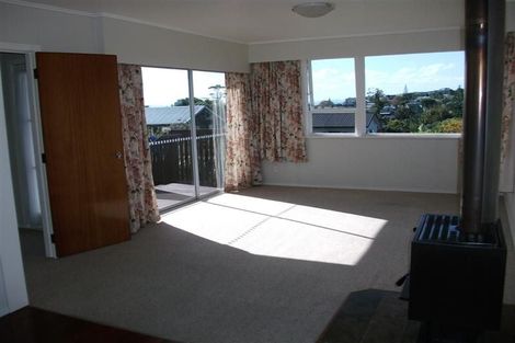 Photo of property in 17 Rakino Avenue, Manly, Whangaparaoa, 0930