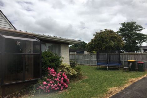 Photo of property in 1/103 Glenmore Road, Sunnyhills, Auckland, 2010