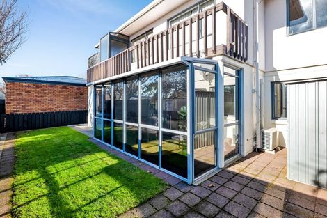 Photo of property in 2/65 Northgate, Strandon, New Plymouth, 4312