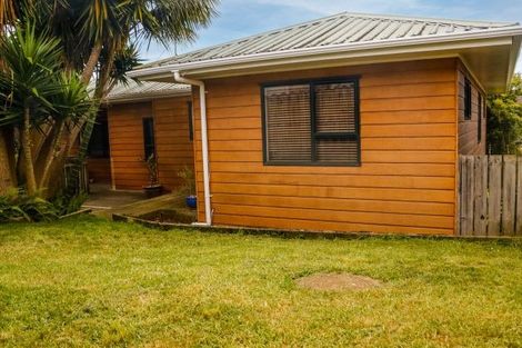 Photo of property in 2/25a Drake Street, Howick, Auckland, 2014