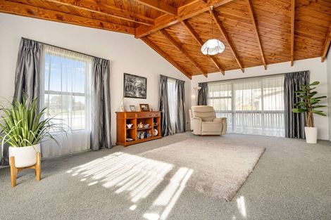 Photo of property in 52 Racecourse Road, Waiuku, 2123