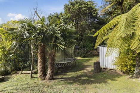 Photo of property in 13 Stratton Street, Normandale, Lower Hutt, 5010