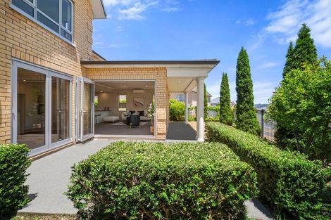 Photo of property in 9 Horizon View Road, Oteha, Auckland, 0632