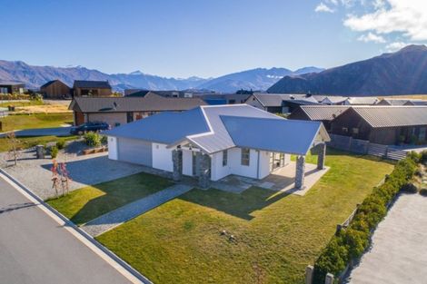 Photo of property in 4 Avalanche Place, Wanaka, 9305