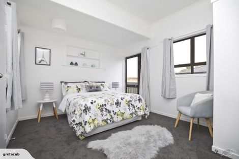 Photo of property in 2 Chalfont Street, Mangere East, Auckland, 2024