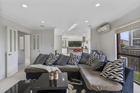 Photo of property in 3 Citation Way, Botany Downs, Auckland, 2010